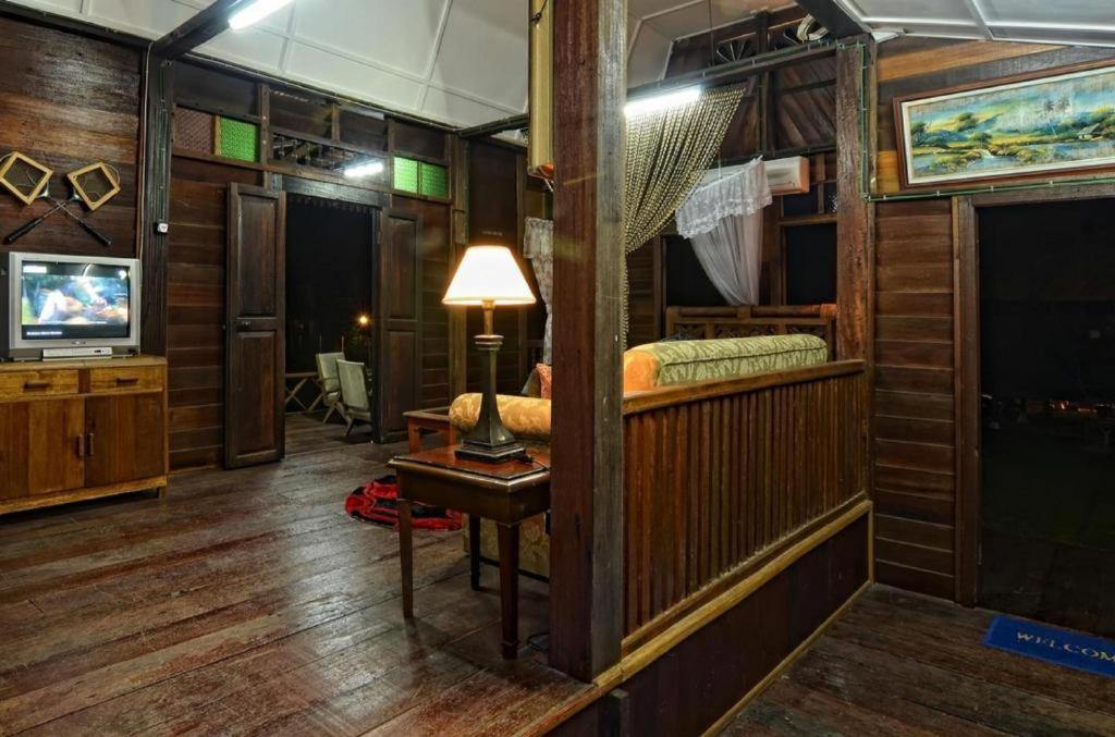 Oyo Home 90745 Desa Balqis Beach Resort Malacca ภายนอก รูปภาพ