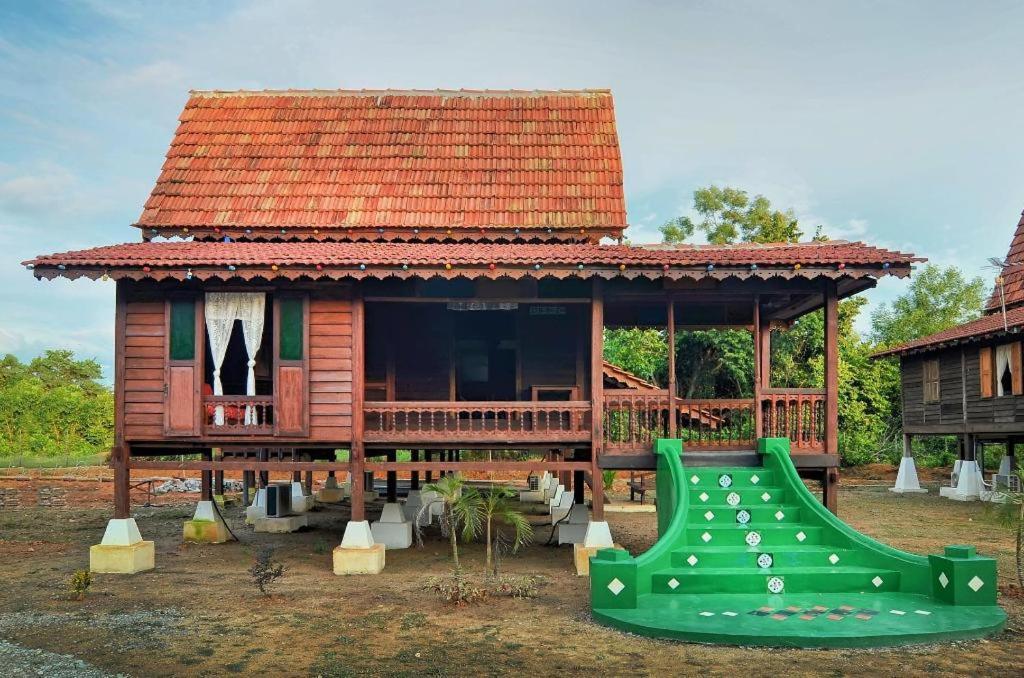 Oyo Home 90745 Desa Balqis Beach Resort Malacca ภายนอก รูปภาพ