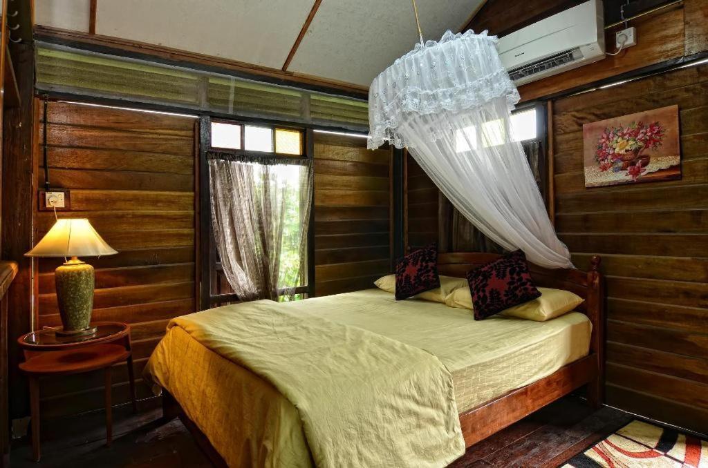 Oyo Home 90745 Desa Balqis Beach Resort Malacca ภายนอก รูปภาพ